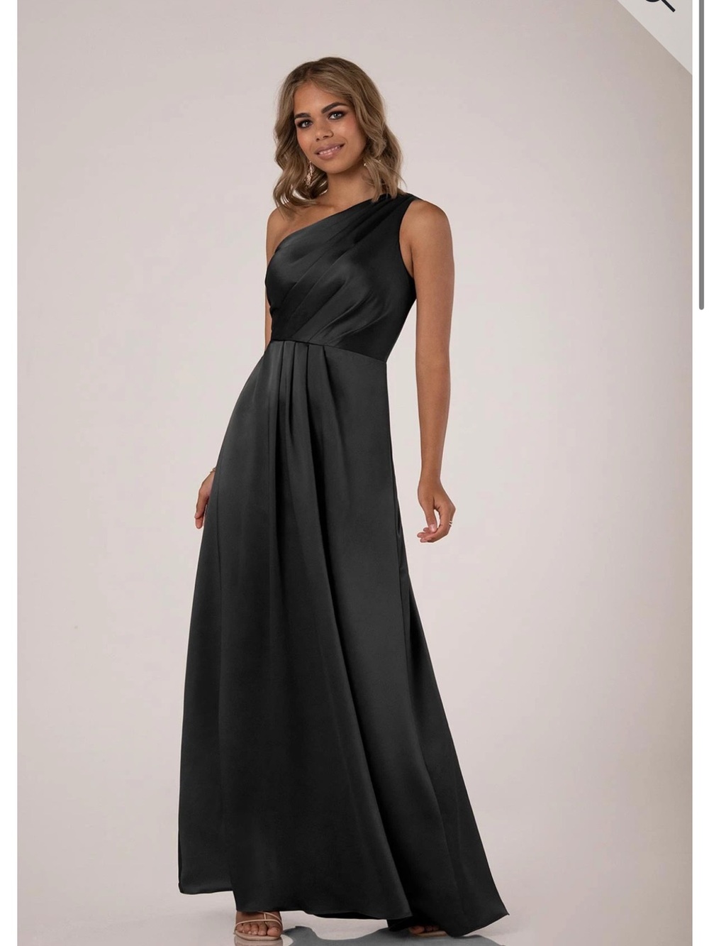 Elegant One-Shoulder Black Evening Gown